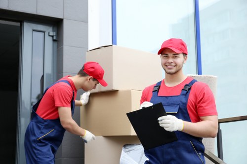 Tips for a smooth relocation in South Kensington with moving truck